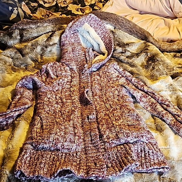 Large Sweater/Jacket - Picture 2 of 4